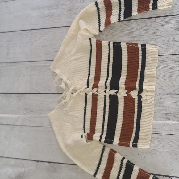 Windsor Sweater - Picture 2 of 4